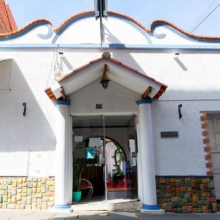 Hostal Zeballos Tarija Exterior photo