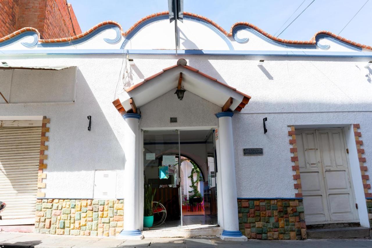Hostal Zeballos Tarija Exterior photo
