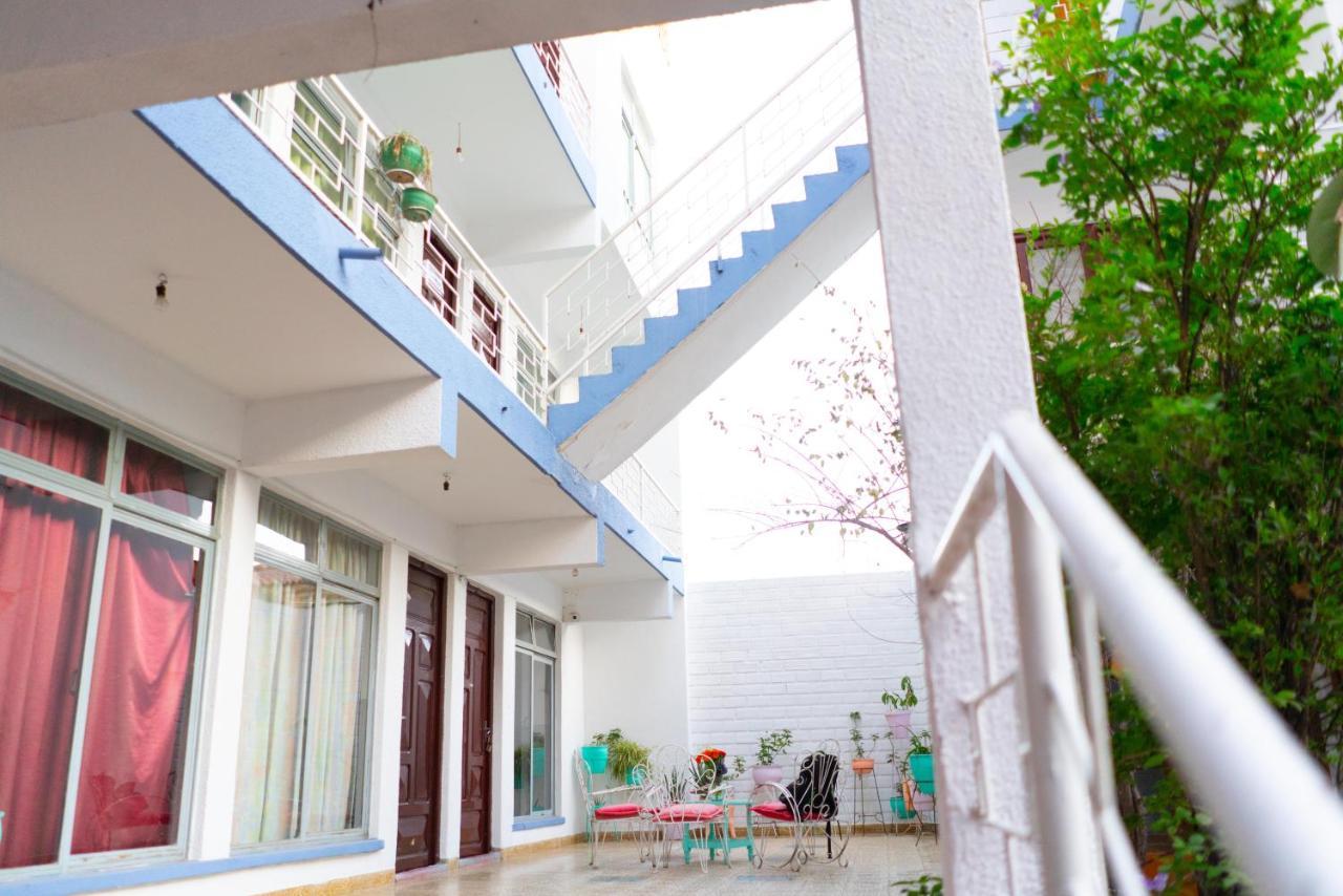 Hostal Zeballos Tarija Exterior photo